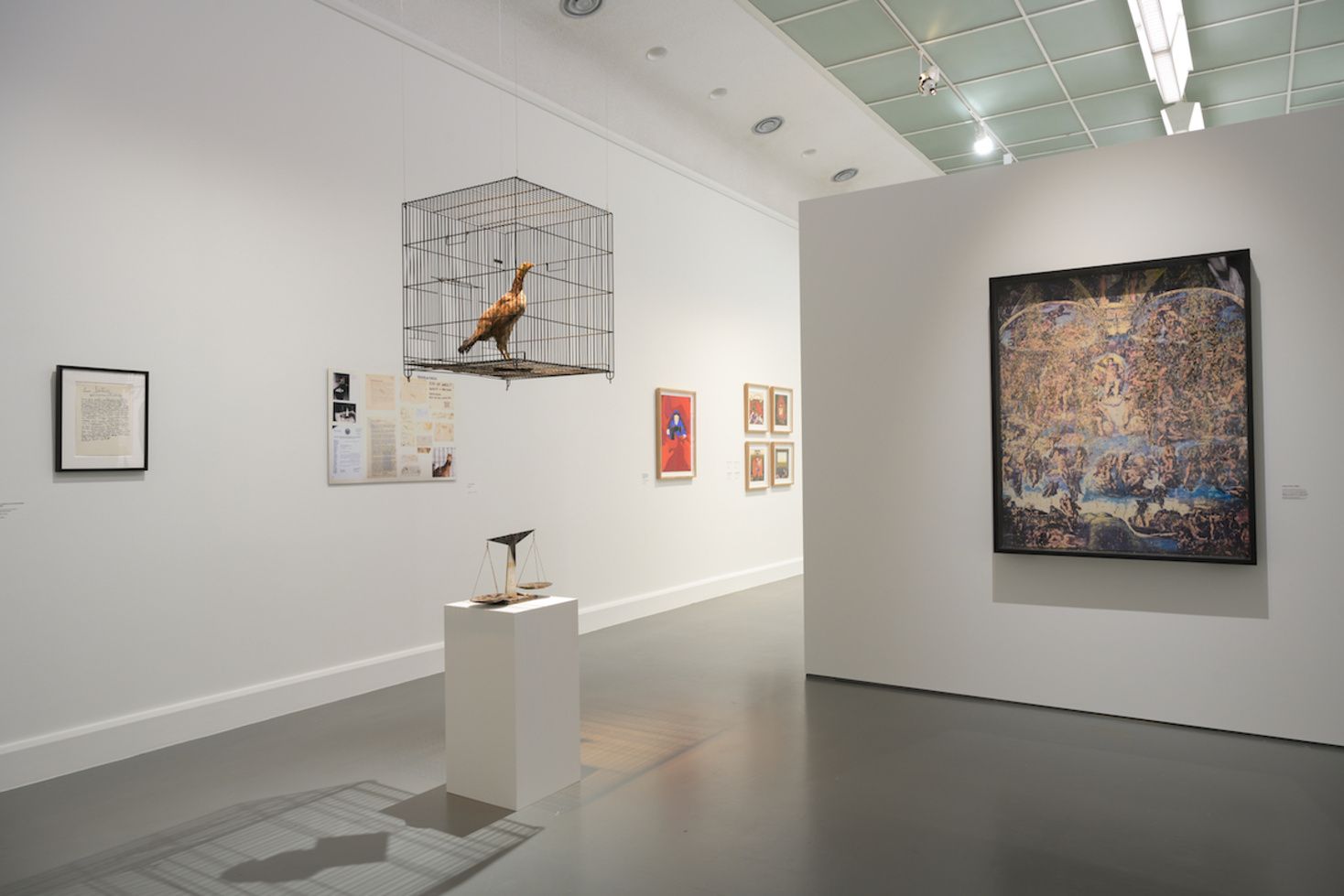 Zaaloverzicht 'Parallel Lives, Parallel Aesthetics: León Ferrari & Gülsün Karamustafa', 2021, Van Abbemuseum Eindhoven. Foto: Peter Cox [zaal met werk van León Ferrari]